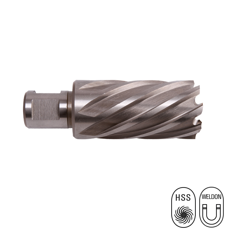 KB480300 Kernboor, dia 48.0 x L30 mm, uit gehard staal(HSS). Geschikt voor de meeste standaard magneetboormachines. De boor heeft een Weldon aansluiting voor vaste klemming van de boor in de houder. Hierdoor voorkomt het doordraaien en zorgt het voor nauwkeurige boorgaten. – Diverse diameters – Weldon aansluiting – HSS M2 boor Door de schuine snijhoeken heeft de boor een laag frictie gehalte waardoor de boor zeer slijtvast is. De Kernboor HSS is bedoeld voor het boren in de meest voorkomende metaalsoorten.