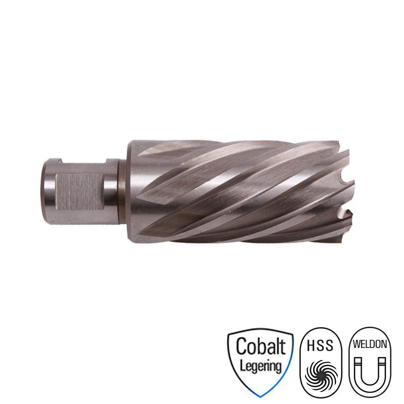 KBC380300 Cobalt kernboor 38 mm x 30 mm voor het boren in RVS en ander moeilijk te verspanen metaalsoorten. De kernboor is vervaardigd uit HSS M42 staal met 8% cobalt legering. Zowel de kernboor als de vertanding zijn volledig geslepen.