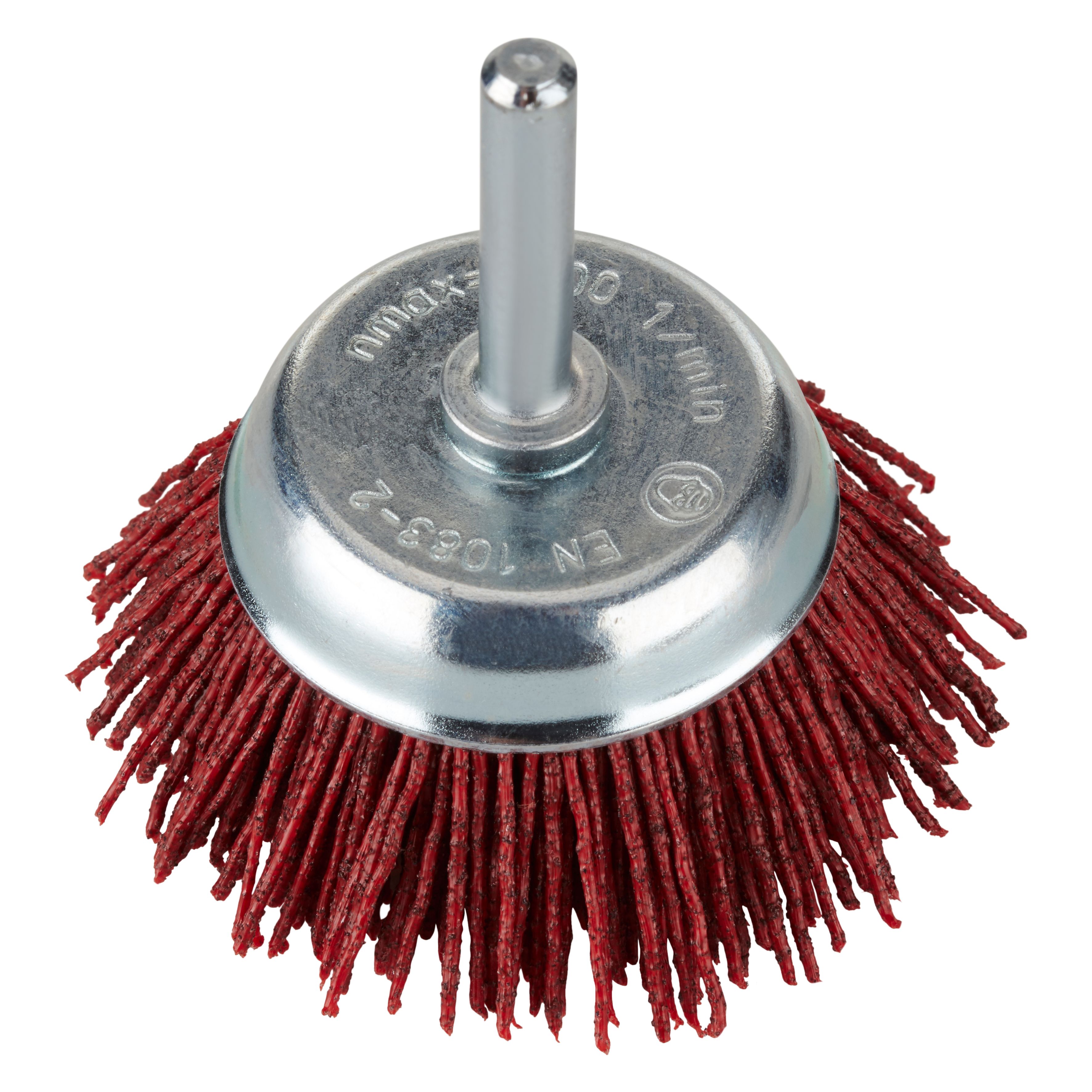 353040 HTB komborstel op stift, een komborstel met abrasieve borstelharen. De komborstel heeft een diameter van 50 mm, een asgat van 6.0 mm en een grove korrelgrootte. Eigenschap: - Geschikt voor het structureren van hout. Deze komborstels zijn geschikt voor het gebruik op de boormachine en de haakse slijper. Geschikt voor de bewerking van staal, RVS, aluminium en hout. 10 komborstels per doos
