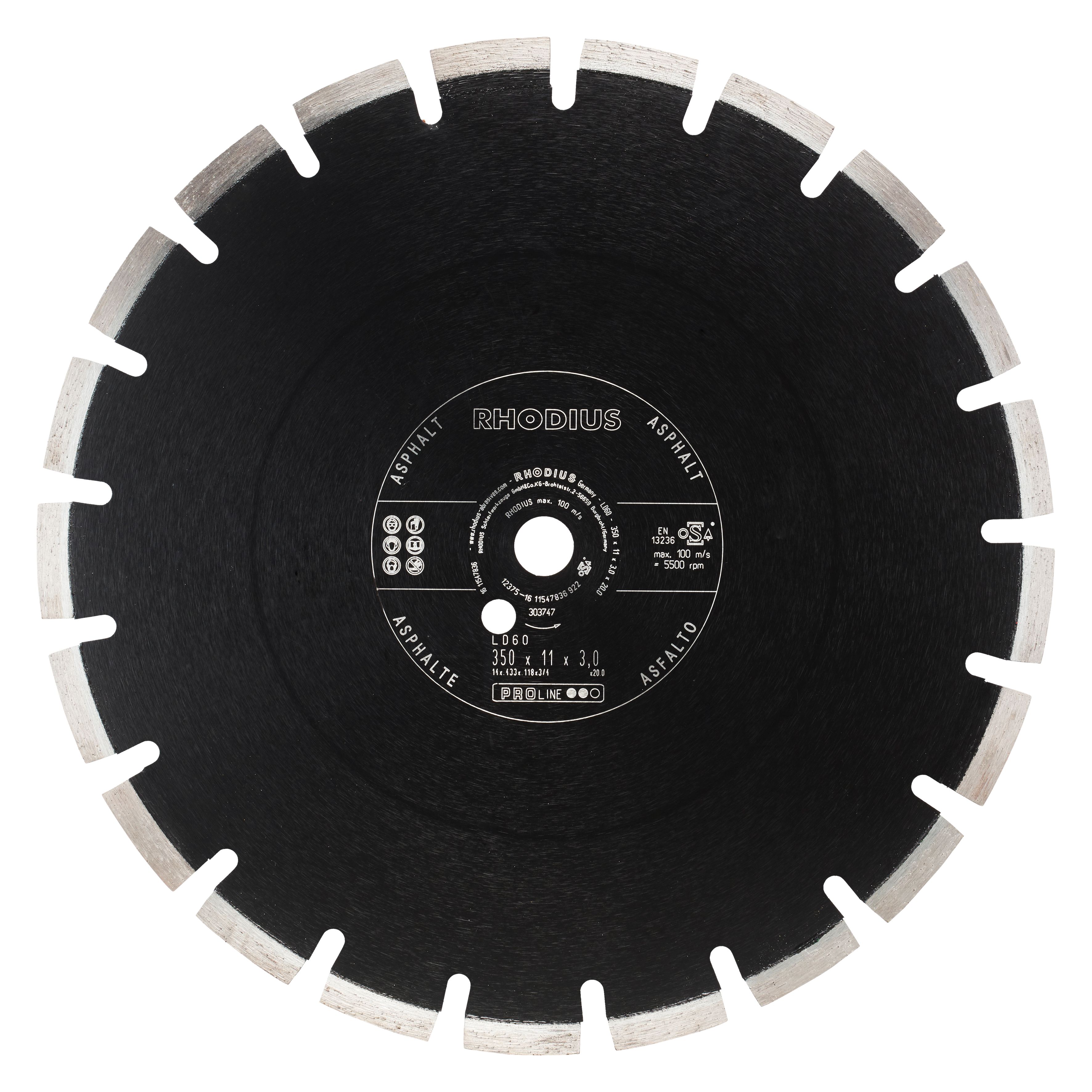 303747 LD60 Diamantdoorslijpschijf 350 mm met asgat 20 mm. Met gesmede segmenten, dit zorgt voor een minimum aan trilling tijdens de werkzaamheden. EIGENSCHAPPEN: - Geschikt voor Asfalt - Nat en droogslijpen - 11 mm diamantsegmenten - Lasergelast - Hoge veiligheid tegen ondersnijding door diepe beschermsegmenten.