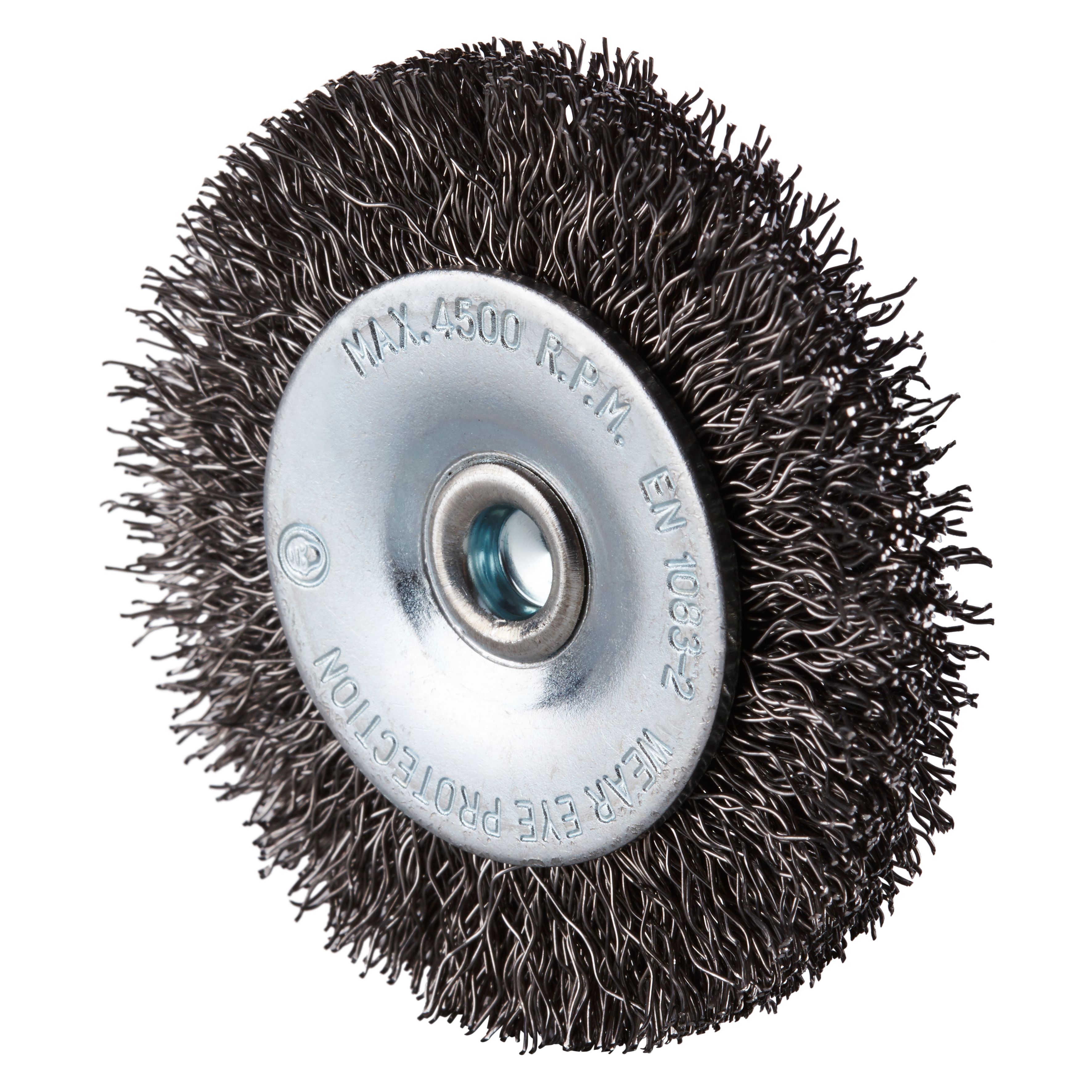 353027 SRBWBM staalborstel, een radiale staalborstel met gegolfde staaldraad met 6 mm as, een diameter van 50 mm, asgat van 6.0 mm en een draaddikte van 0.30 mm. Eigenschappen: - Voor flexibel werken - Voor het behoedzaam reinigen - Vermessingd voor grotere bescherming tegen corrosie. Deze radiale staalborstels zijn geschikt voor het gebruik op de boormachine. Geschikt voor de bewerking van staal. 20 radiale staalborstels per doos
